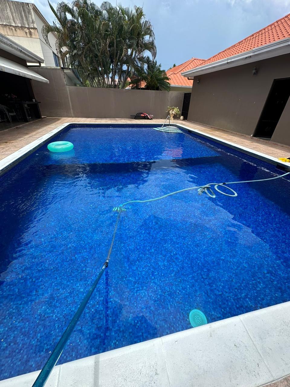 Aspirado de piscina
